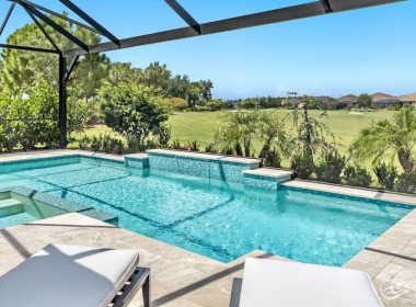 Sparkling Swimming Pool + Spa